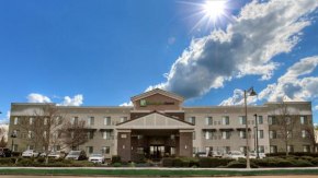 Гостиница Holiday Inn Express Hotel & Suites Lincoln-Roseville Area, an IHG Hotel  Розевилл